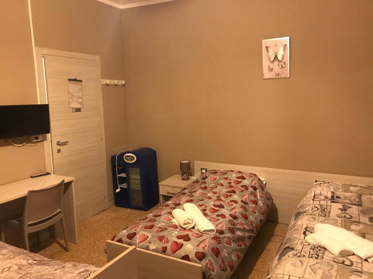 Albergo Centrale Cortemaggiore Buitenkant foto