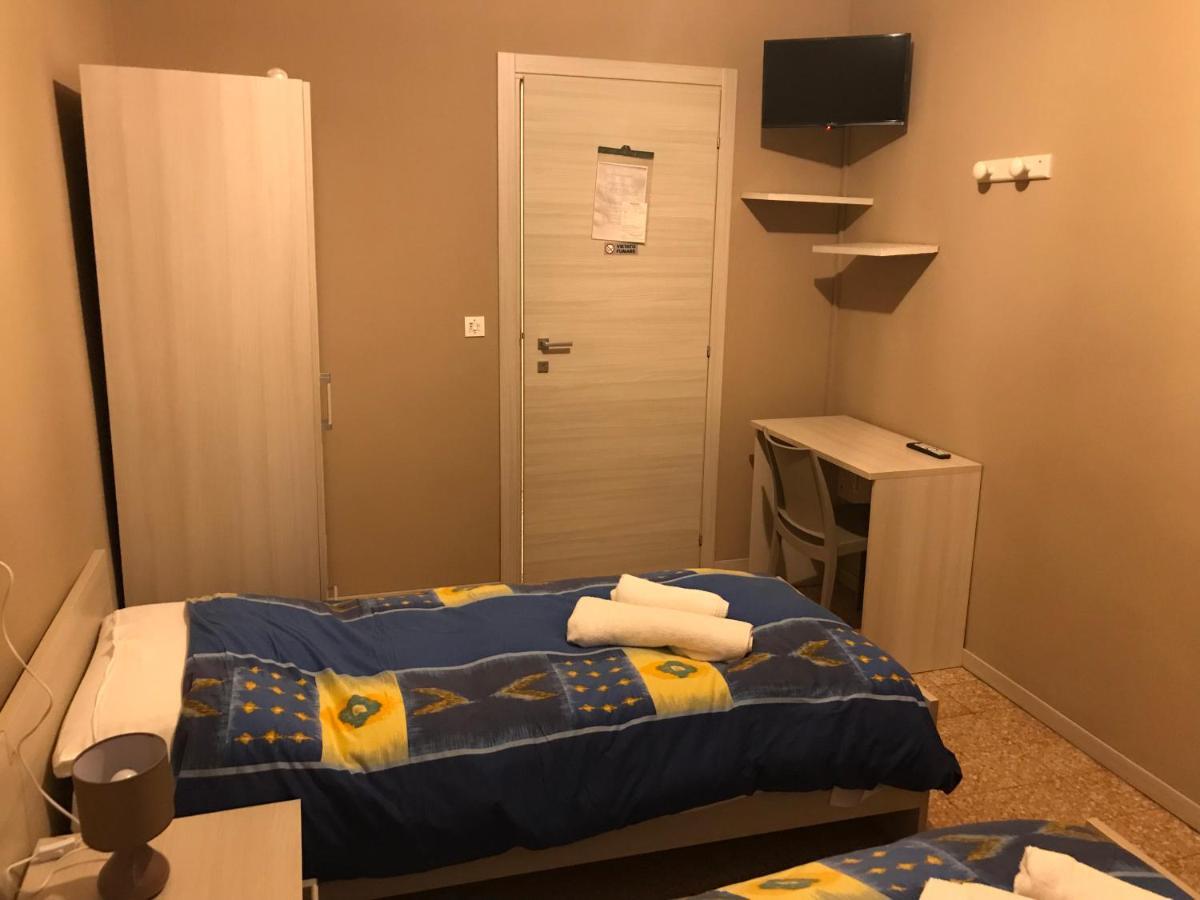 Albergo Centrale Cortemaggiore Buitenkant foto